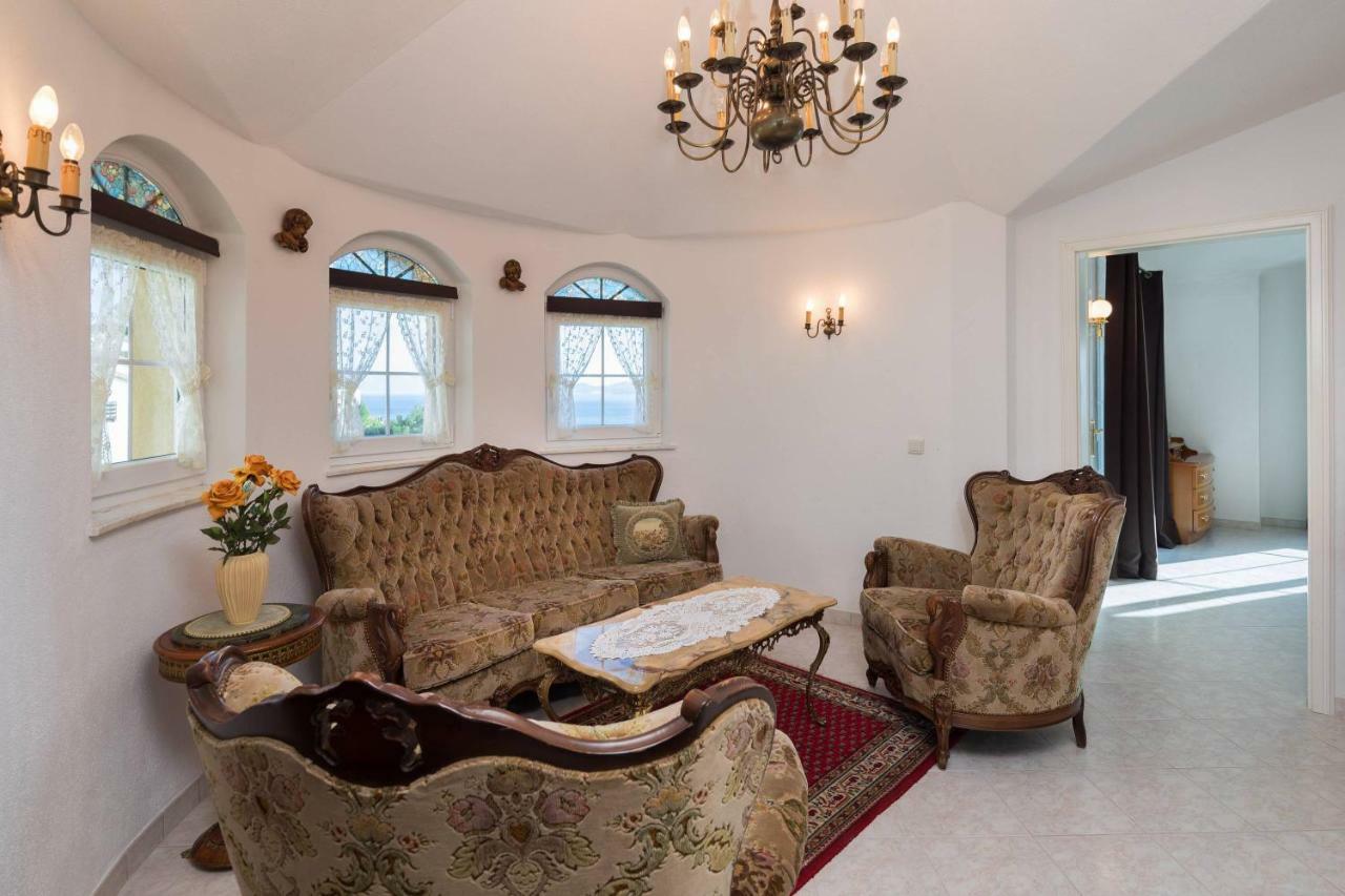 Contessa Apartment